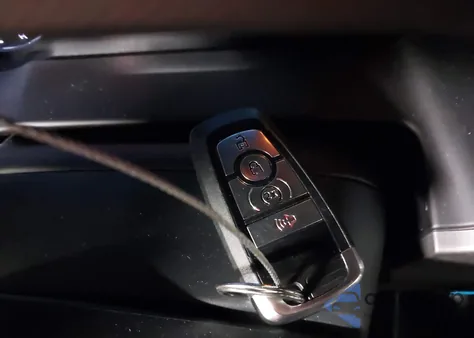 2023 Ford Bronco Outer Banks z USA, uszkodzony, nr VIN 1FMDE5BH7PLB97238